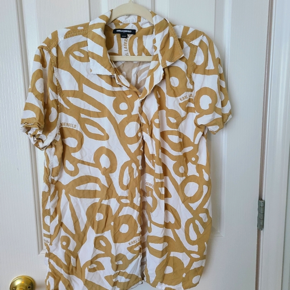 Karl Lagerfeld bbutton down shirt